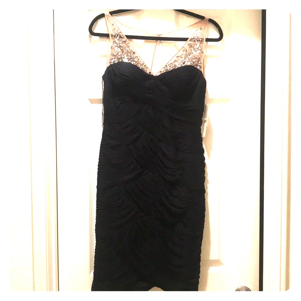 Adrianna Papel illusion neckline dress size 4